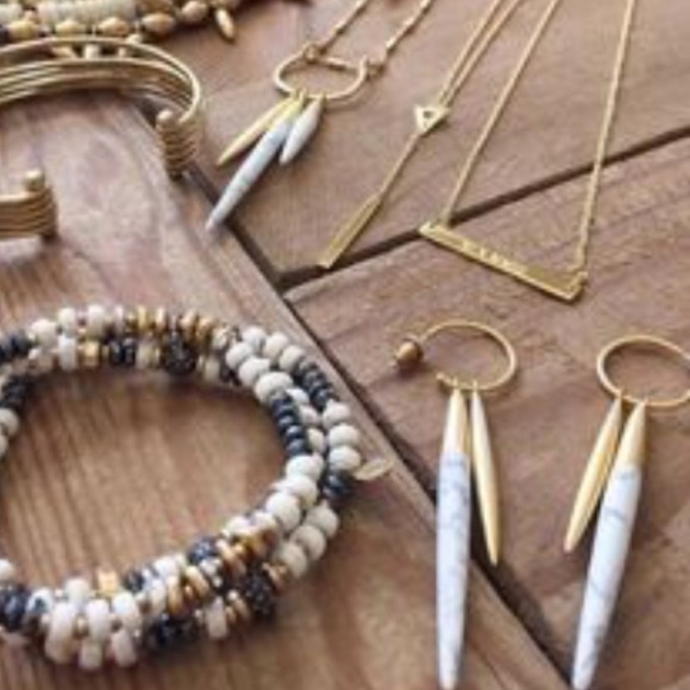 :: Stella & Dot Quill Layering Necklace - Picture 8 of 9